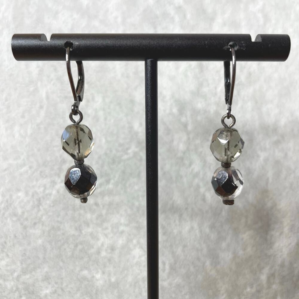 Vintage artisan drop earrings faceted black gray beads